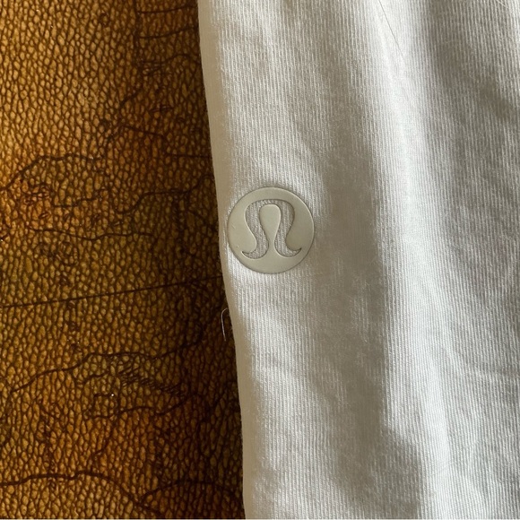 Lululemon Love Crew t-shirt Team Canada - Picture 9 of 10